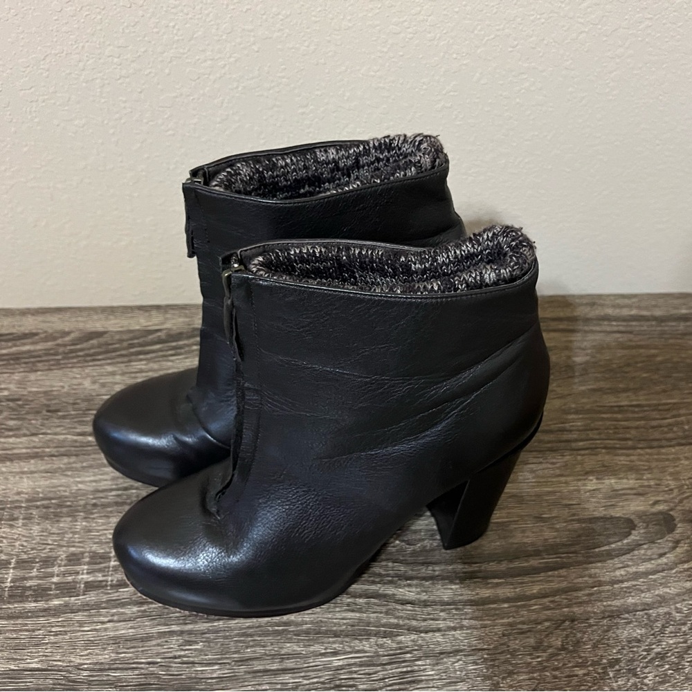 Dolce Vita Women's Brown Ankle Boots